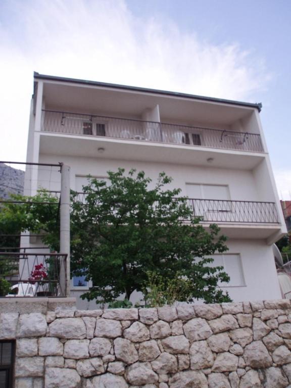 Apartments Ivka Omis Exterior photo