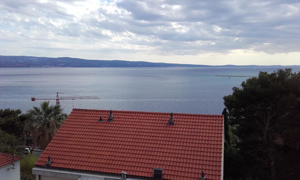 Apartments Ivka Omis Exterior photo