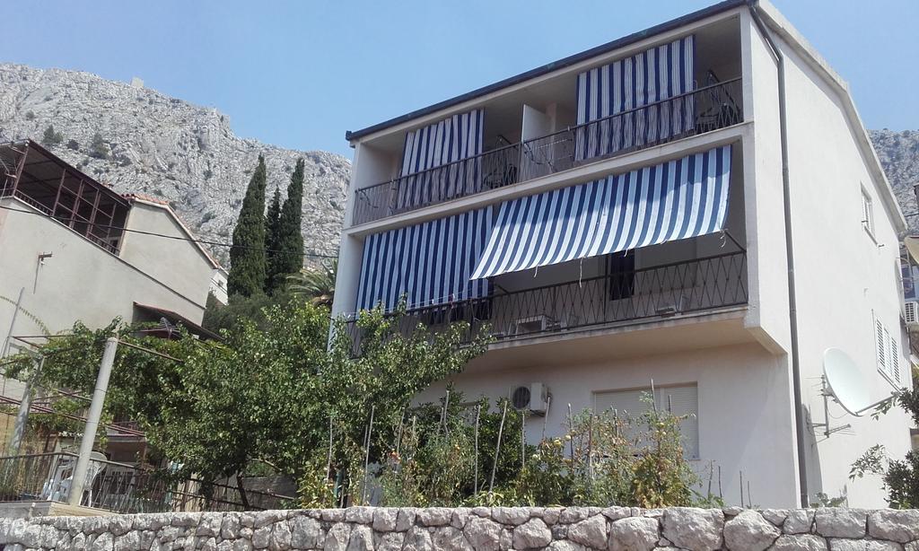 Apartments Ivka Omis Exterior photo