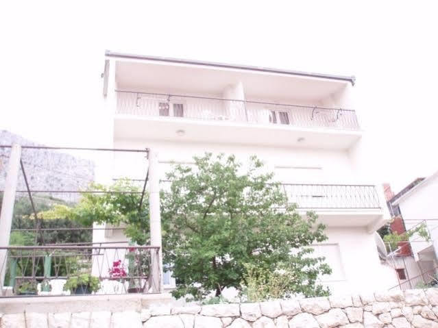 Apartments Ivka Omis Exterior photo